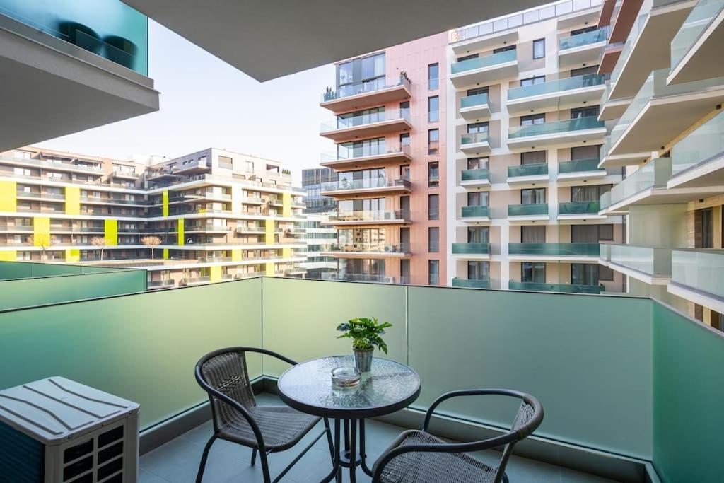 Oaks Studio With Balcony 布达佩斯 外观 照片