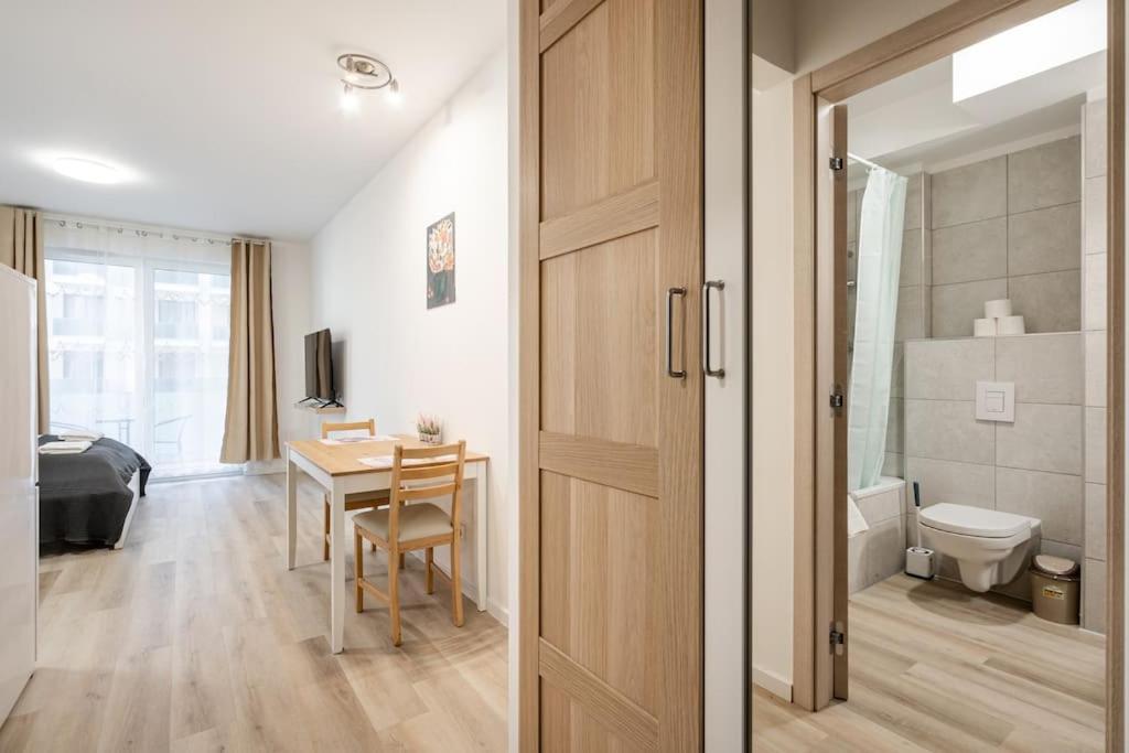 Oaks Studio With Balcony 布达佩斯 外观 照片