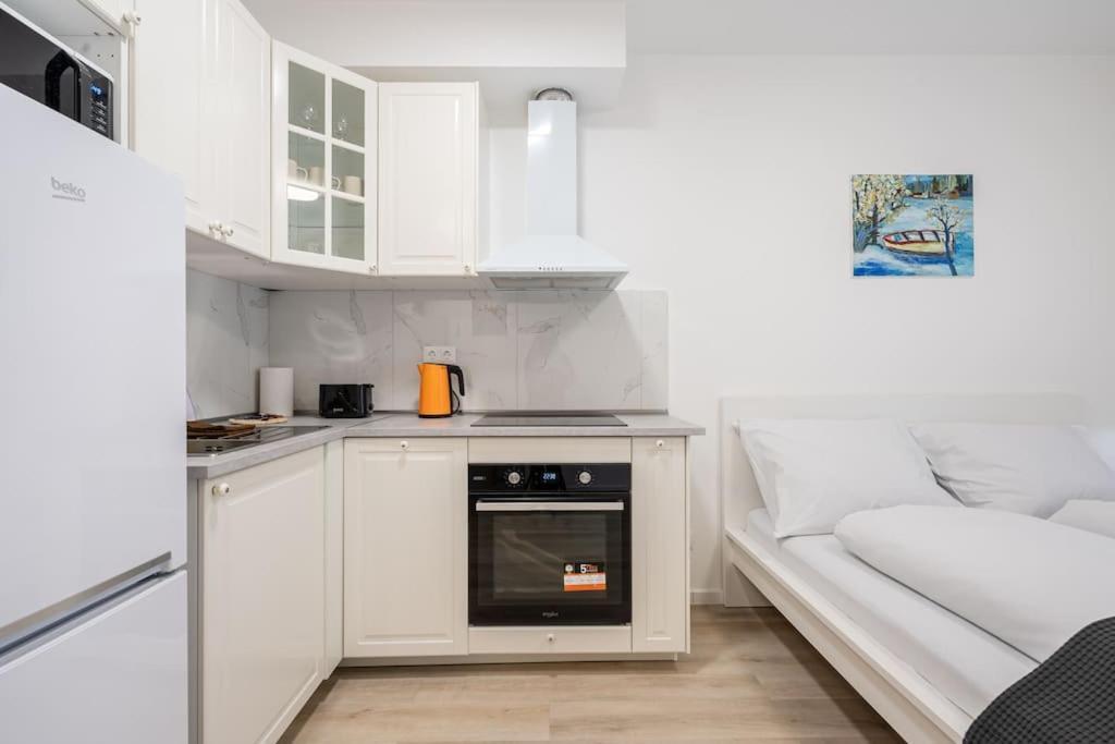 Oaks Studio With Balcony 布达佩斯 外观 照片