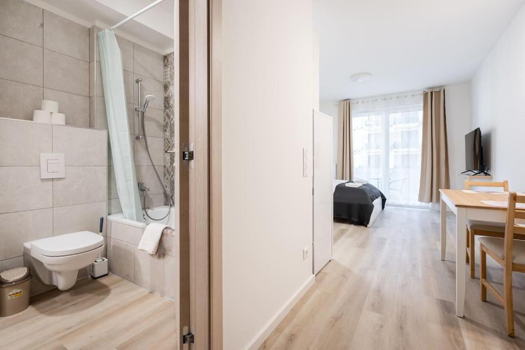 Oaks Studio With Balcony 布达佩斯 外观 照片